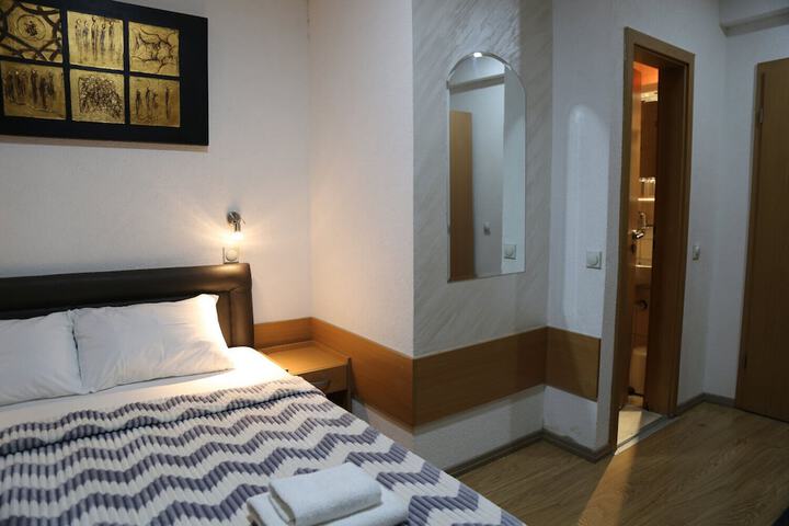 Room 51 of 96