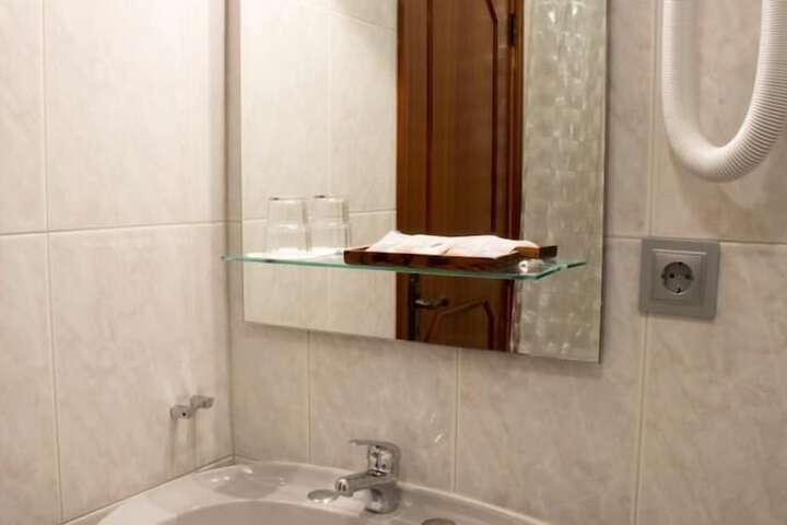 Room 40 of 63