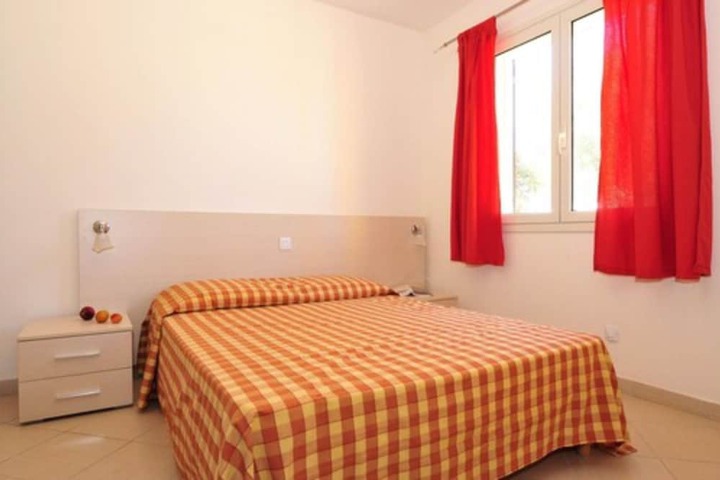 Room 4 of 20