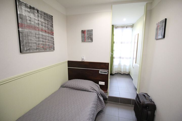 Room 3 of 71