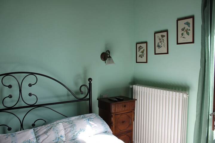 Room 3 of 43
