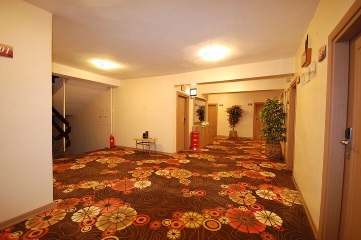 Ballroom/Hall 40 of 55