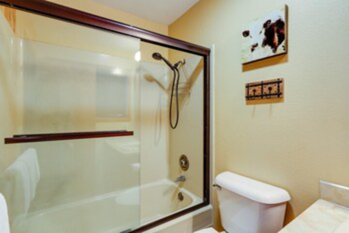 Room 16 of 65