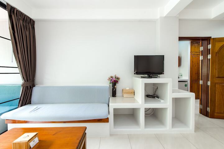 Room 28 of 164