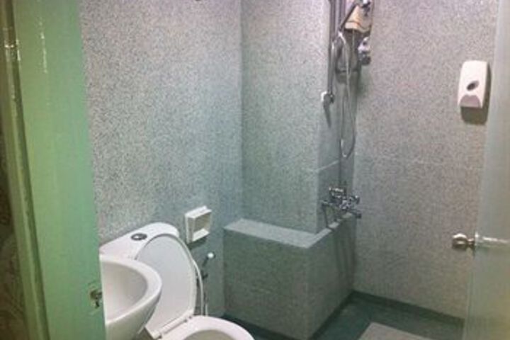 Room 5 of 26