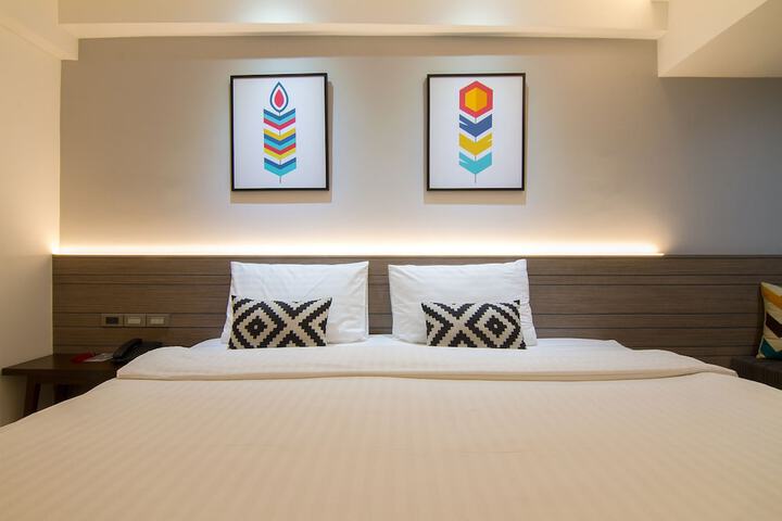 Room 32 of 90