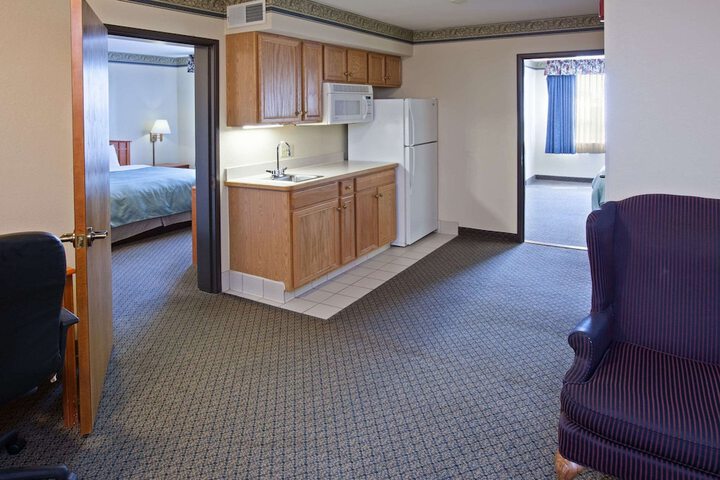Accessible King Size Bed (2 of 10)