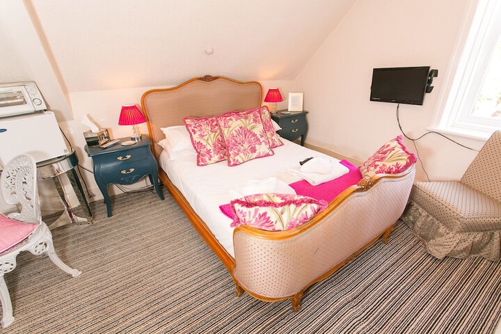 Room 12 of 250