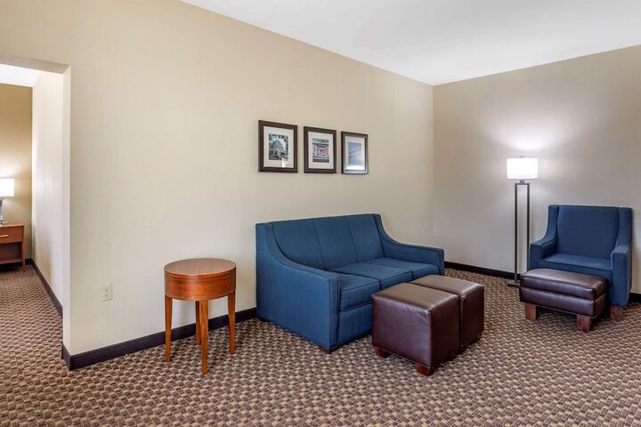 Room 25 of 38
