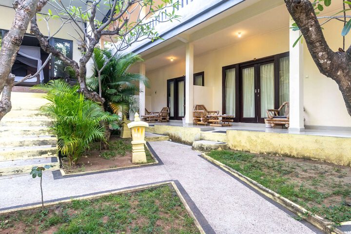 Hotel Exterior 54 of 57