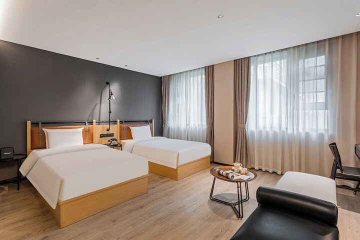 Room 25 of 101