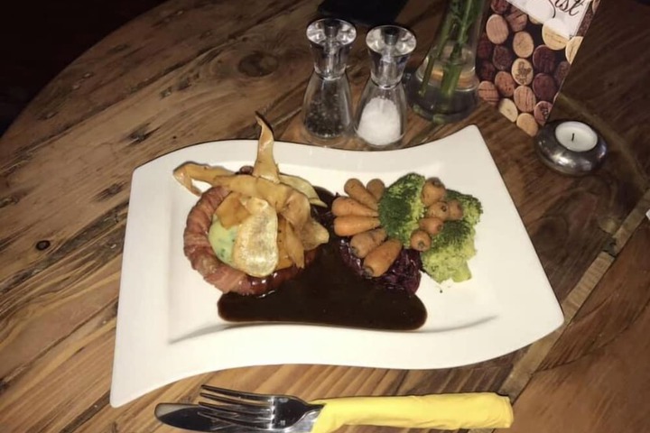 Dining 38 of 67