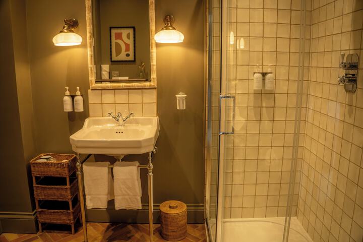 Room 15 of 24