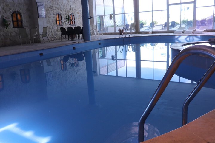 Pool 50 of 110