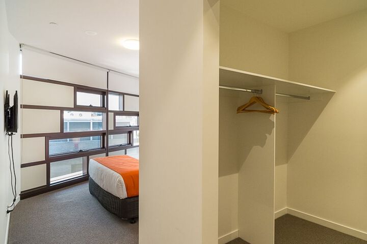 Room 18 of 28