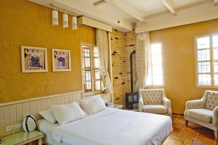 Room 27 of 67
