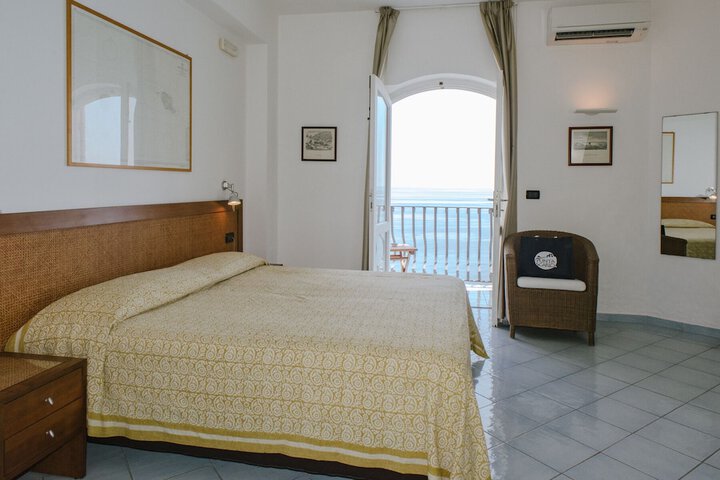 Room 5 of 49