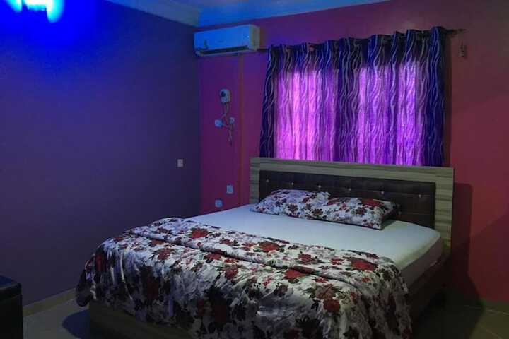 Room 9 of 19