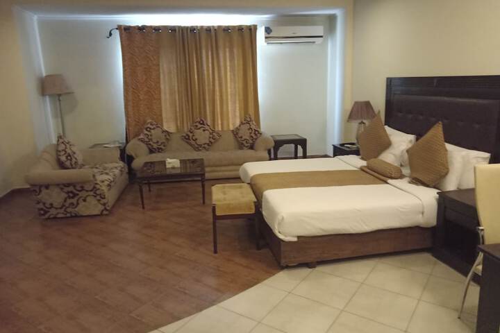 Room 13 of 61