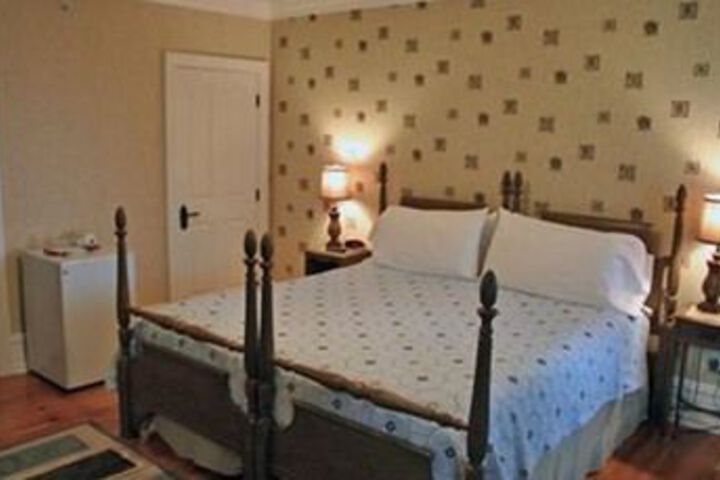 Room 43 of 100