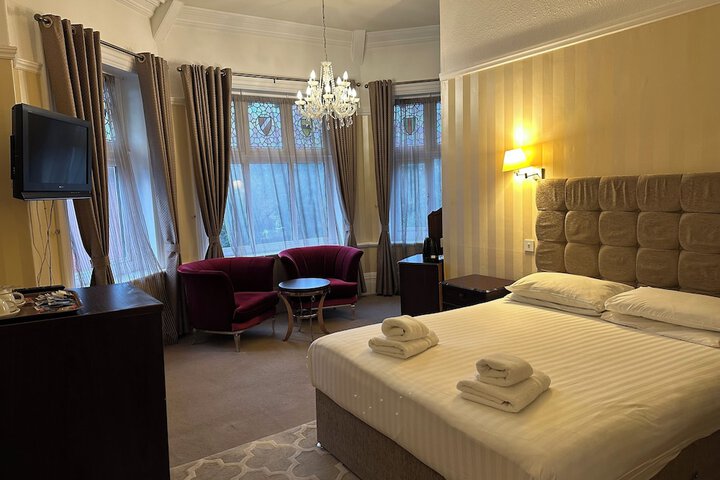 Room 32 of 74
