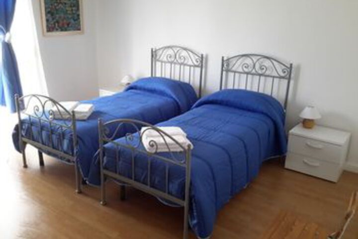 Room 8 of 36