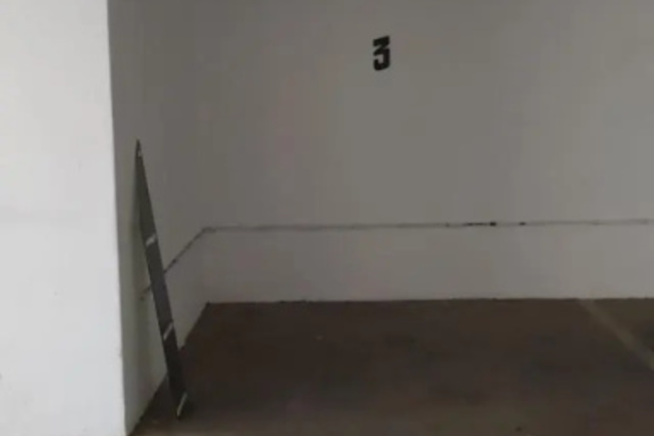 Room 5 of 11