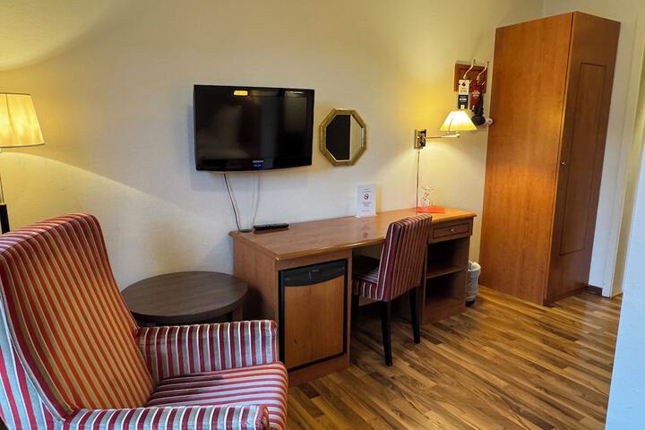 Room 92 of 209