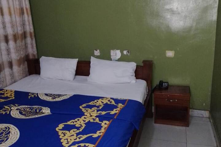 Room 15 of 33