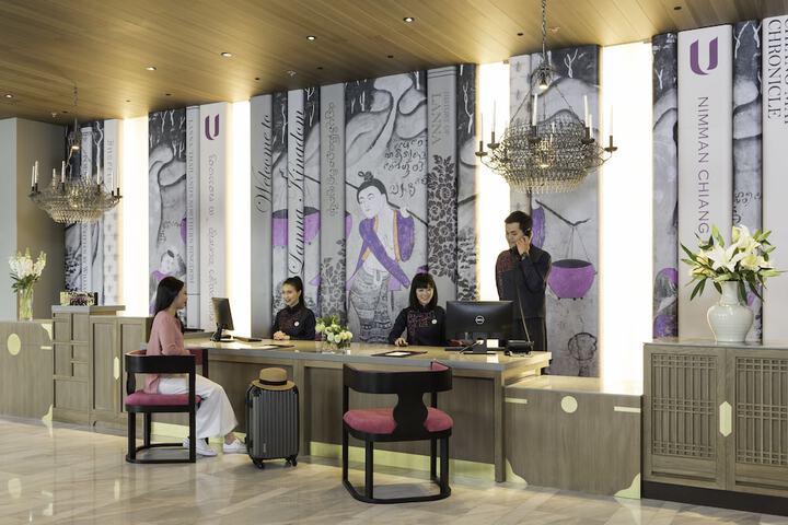Check-in/check-out kiosk