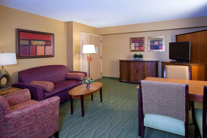 Room 32 of 76