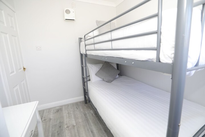 Room 7 of 40