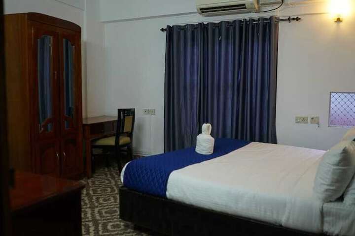 Room 8 of 14
