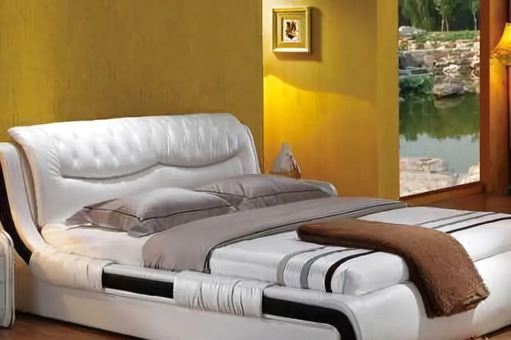 Parallel World Courtyard Hotel