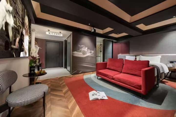 Room 19 of 28