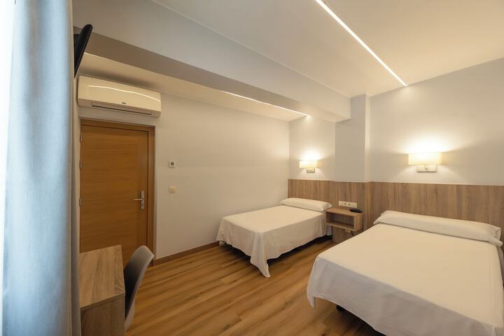 Room 5 of 38