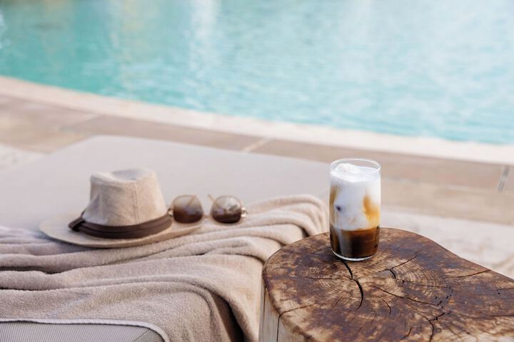 Pool 210 of 294