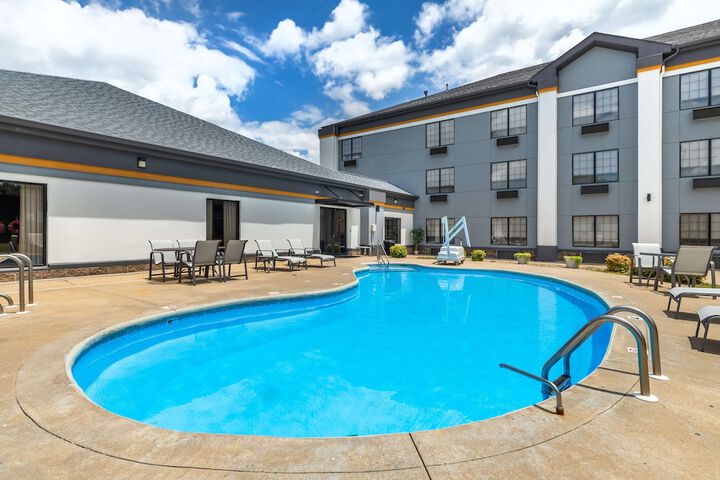 Pool Hotel