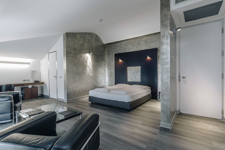 Room 5 of 22