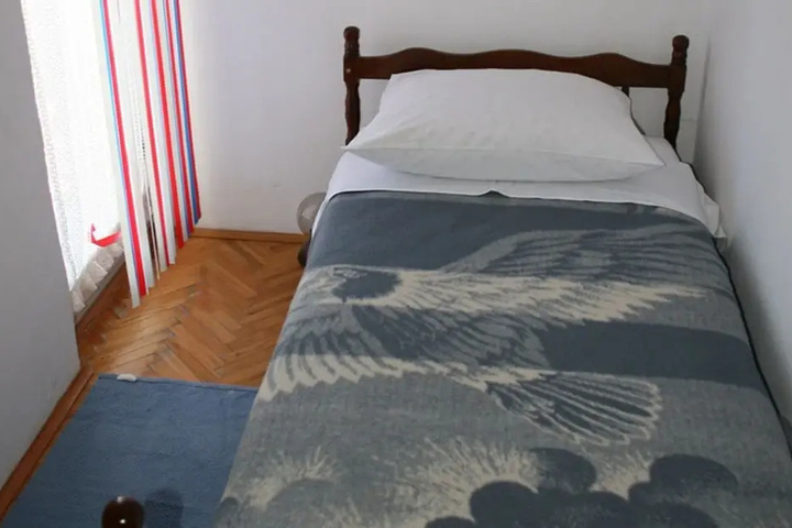 Room 2 of 11