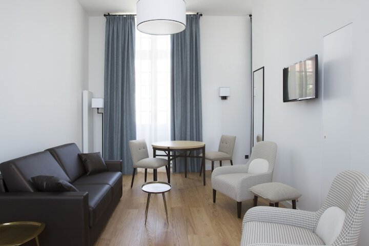 Room 16 of 105