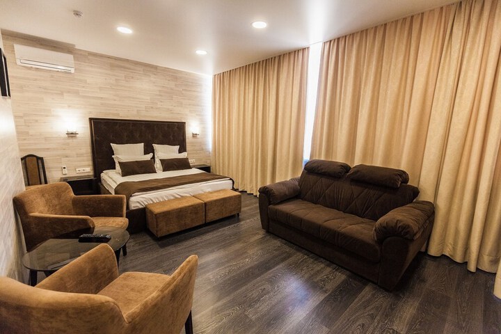 Room 3 of 23