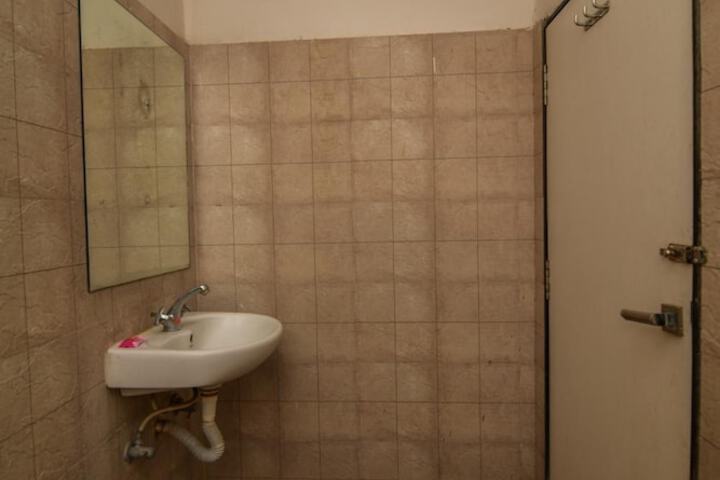 Room 44 of 57