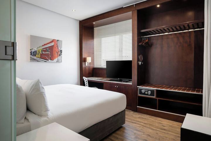 Room 9 of 89
