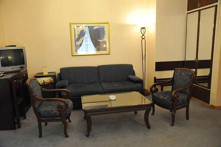 Room 33 of 43
