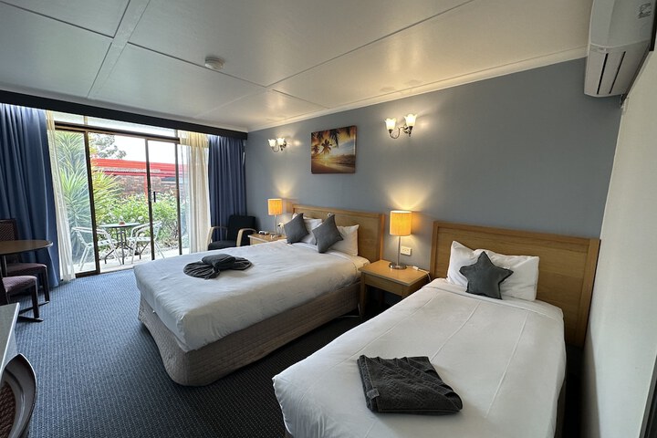 Room 34 of 79