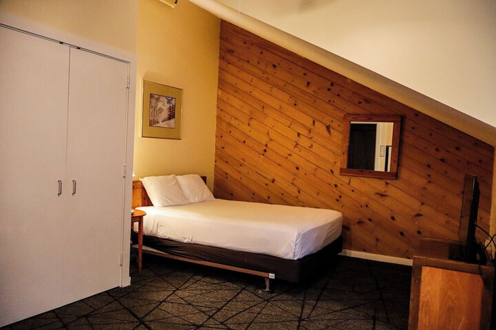 Room 20 of 69