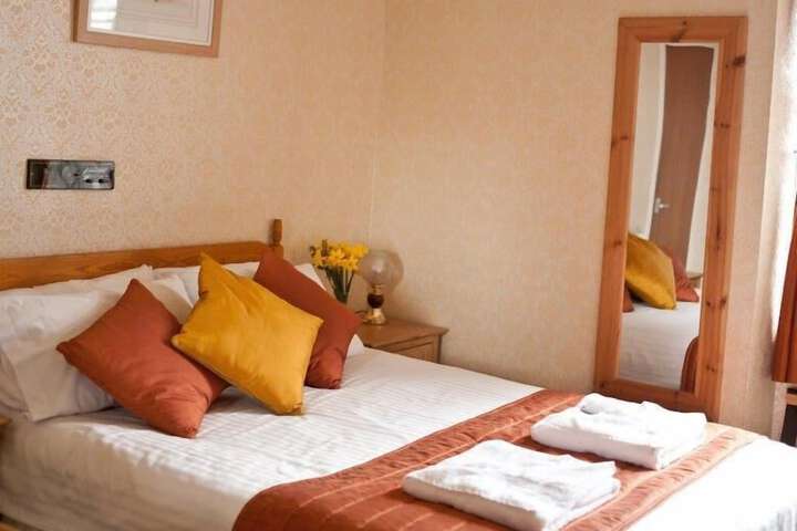 Room 4 of 24