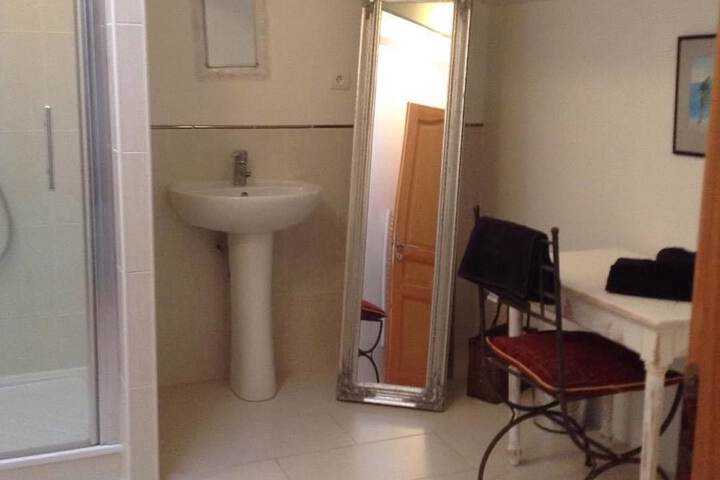 Room 29 of 47