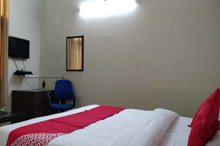 Room 6 of 24